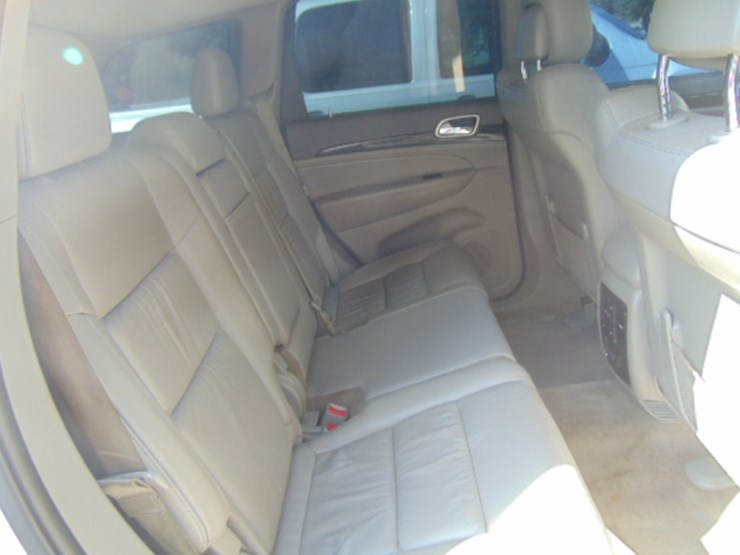 2013-jeep-grand-cherokee-laredo-image-5