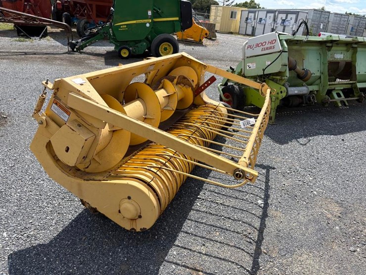 new-holland-790-image-4