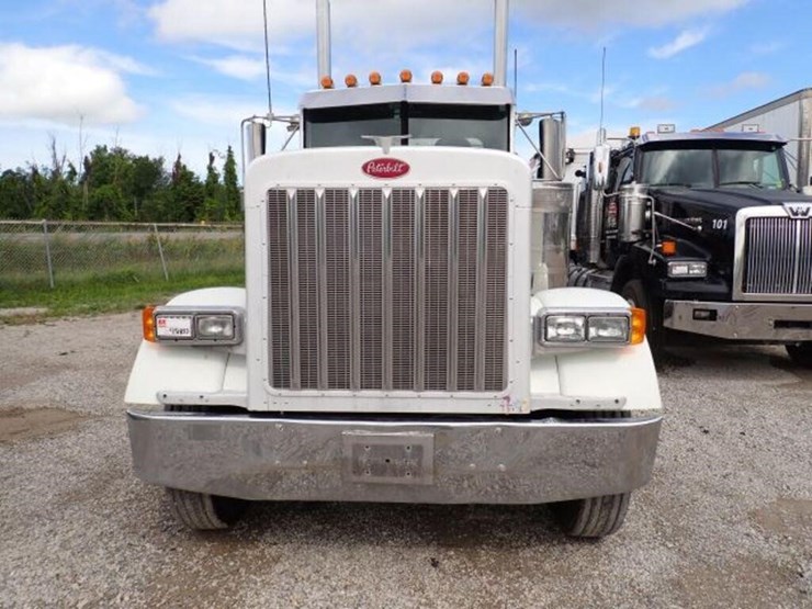 2004-peterbilt-379-image-10