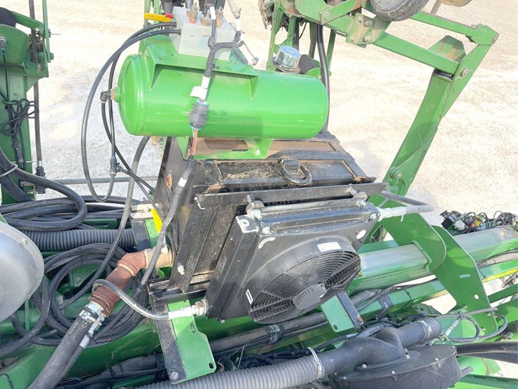john-deere-1790-image-55