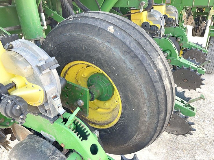 john-deere-1790-image-37