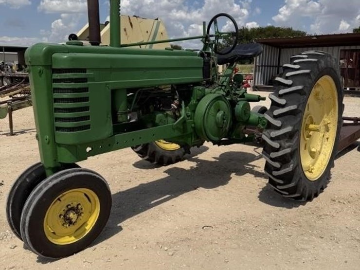 john-deere-model-b-image-1