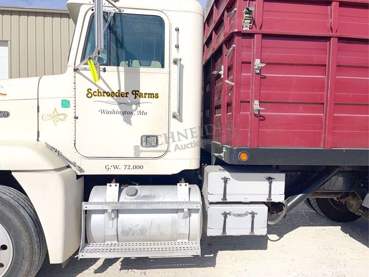 1989-freightliner-tandem-axle-grain-truck-image-75