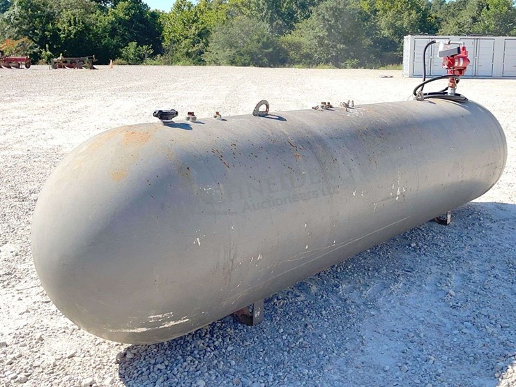 1,000-gallon-steel-fuel-tank-w/-fill-rite-pump-image-5