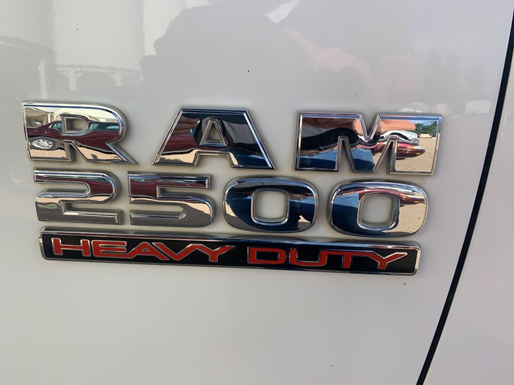 2017-dodge-2500-image-12