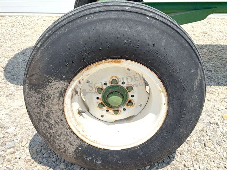 1,000-gallon-anhydrous-wagon-image-17
