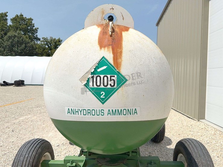 1,000-gallon-anhydrous-wagon-image-12