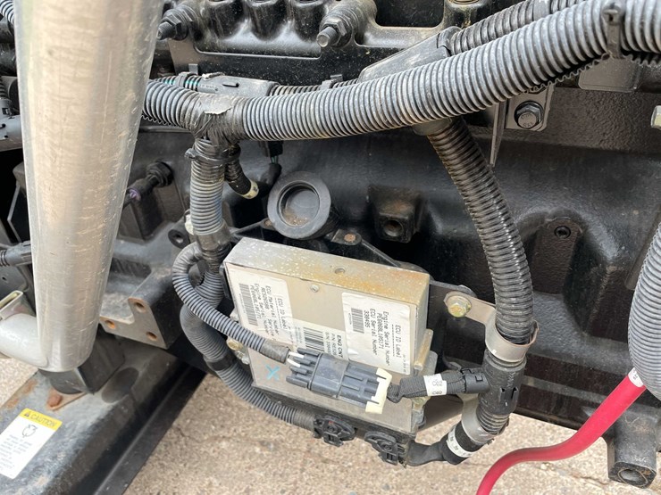 2010-john-deere-6-image-22