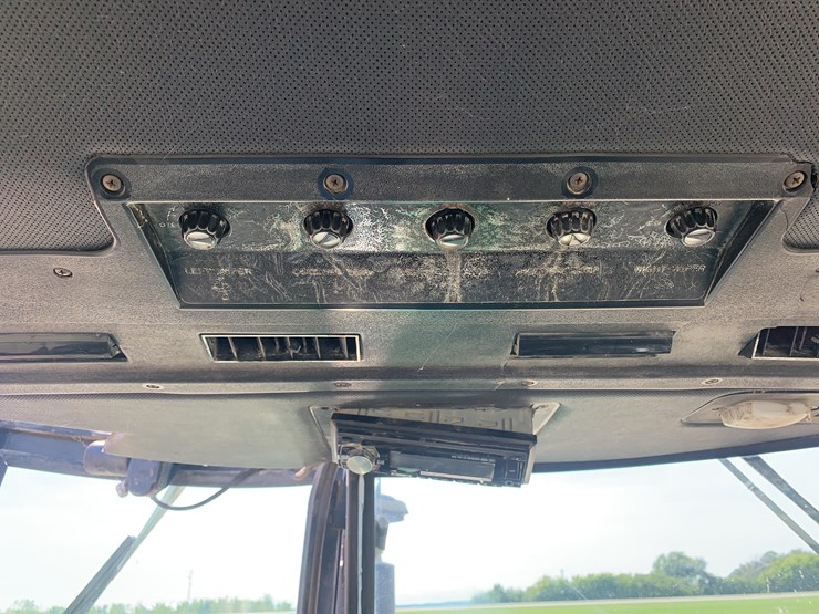 john-deere-8640-image-35