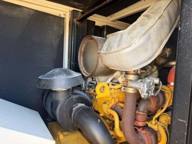 2015-caterpillar-aps100-image-18