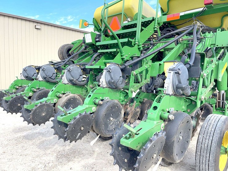 john-deere-1790-image-32