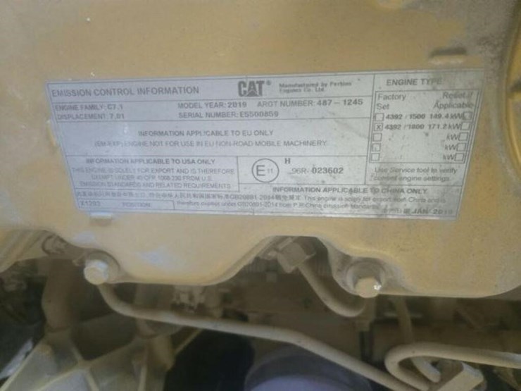 2019-caterpillar-xq230-image-13