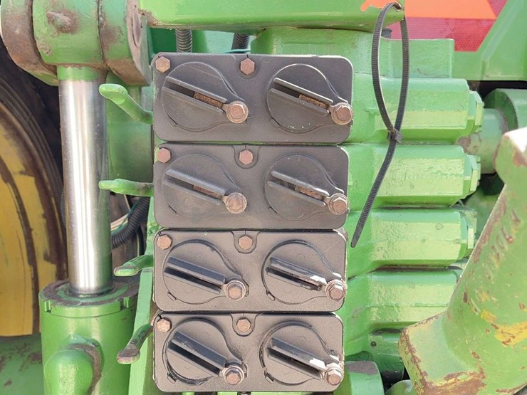 1994-john-deere-8400-image-33
