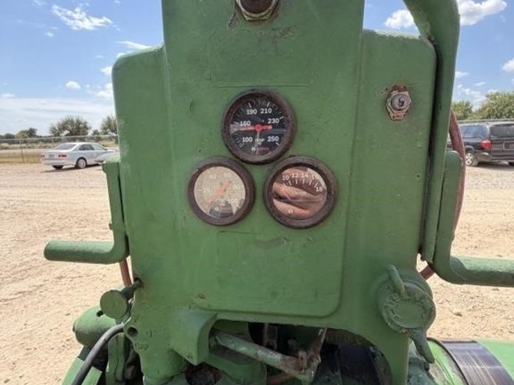 john-deere-model-b-image-11