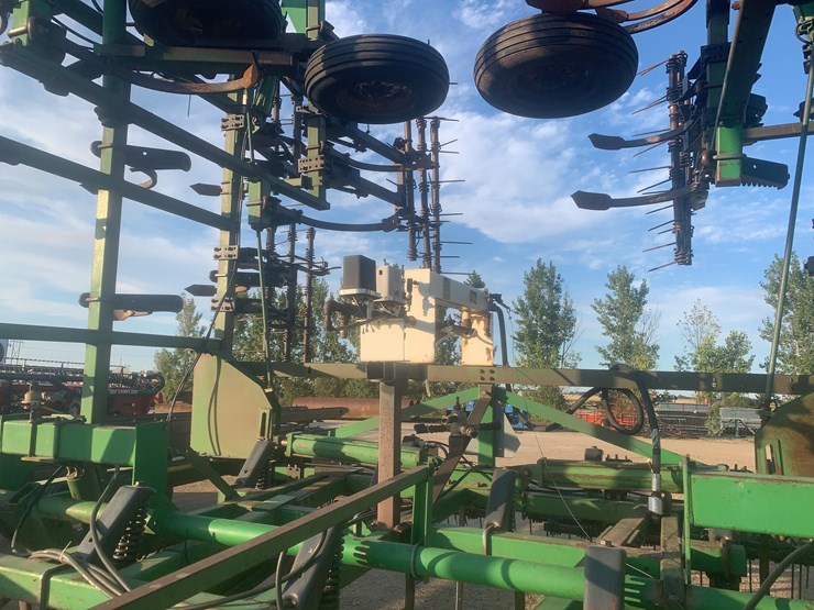 john-deere-1650-image-10
