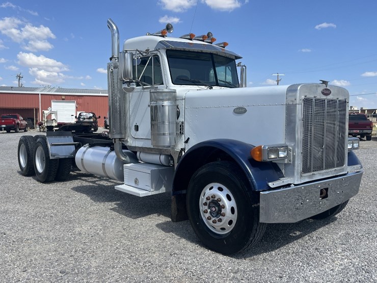 1998-peterbilt-379-image-3