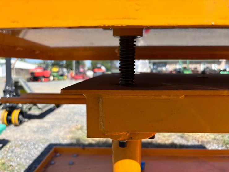 manual-lift-table-image-6
