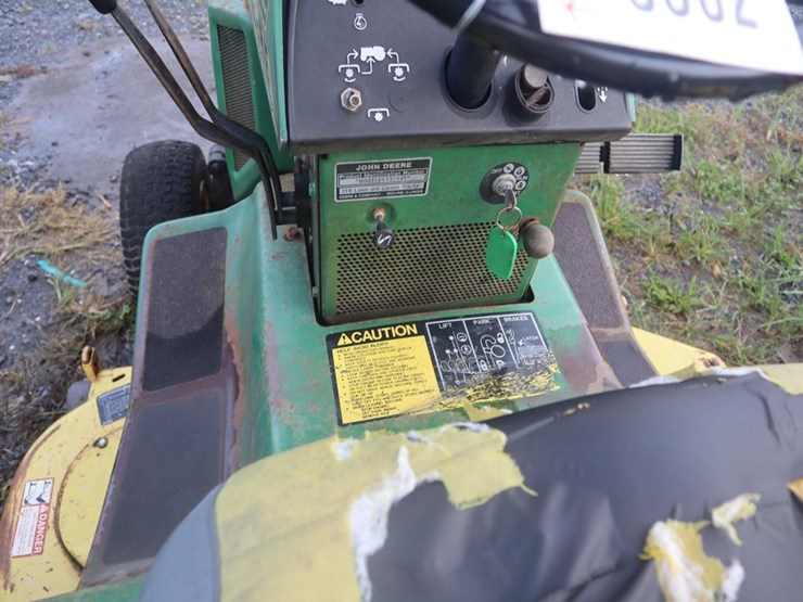 john-deere-318-image-18