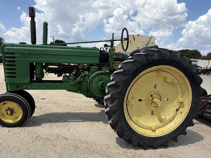 john-deere-model-b-image-2