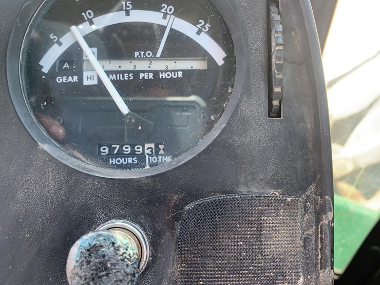 john-deere-8640-image-39