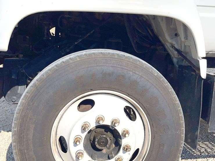 2002-chevrolet-c7500-single-axle-grain-truck-image-75