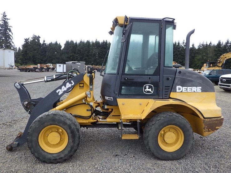 2014-deere-244j-image-2