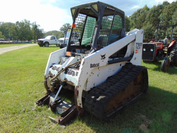 bobcat-t200-image-1