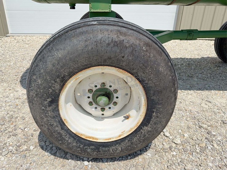 1,000-gallon-anhydrous-wagon-image-19