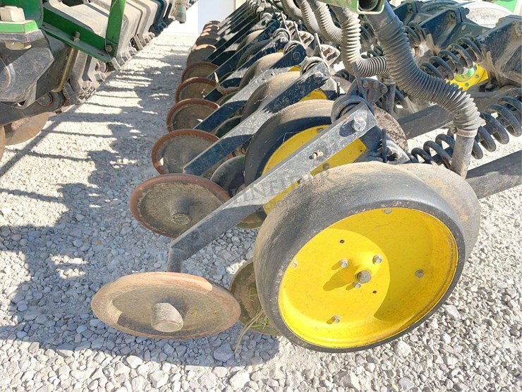 john-deere-750-image-37