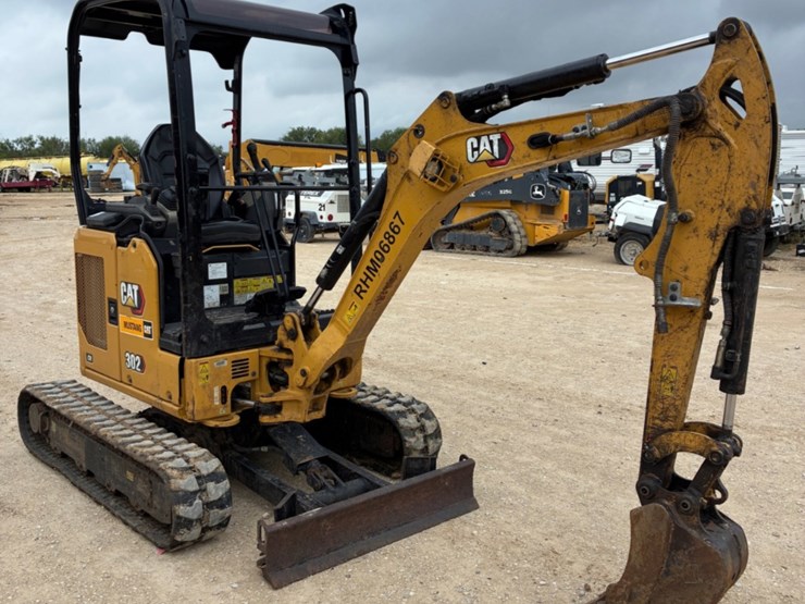 2024-caterpillar-c11-image-2