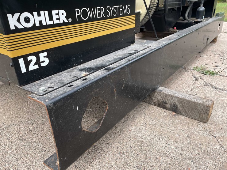 2010-john-deere-6-image-52