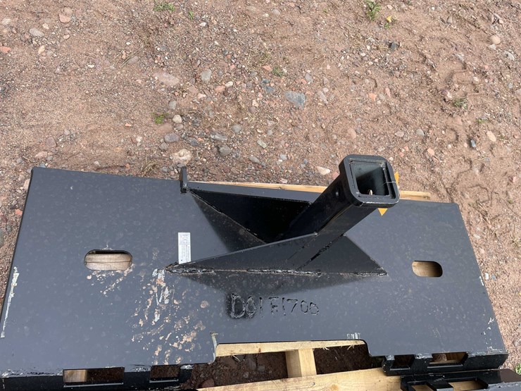 #5100-•-skid-steer-2"-hitch-receiver-v2-image-2