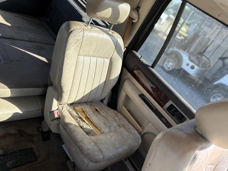 2003-lincoln-navigator-image-23