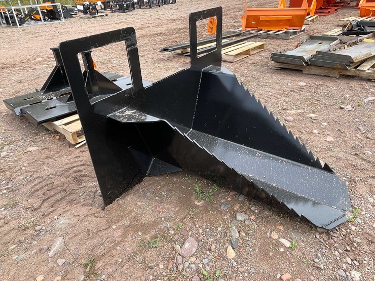 #5102-•-skid-steer-spade-bucket-image-3