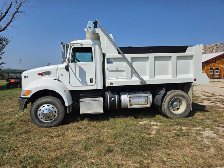 2012-peterbilt-382-image-4