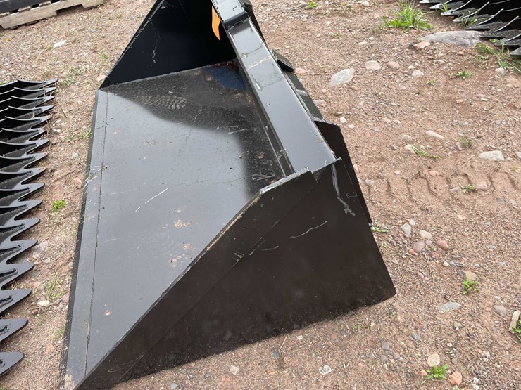#5108-•-66-in.-bucket-with-single-blade-image-5
