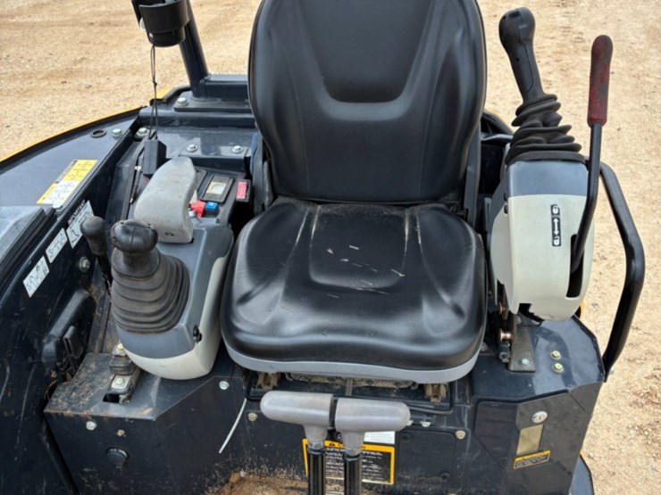 2023-deere-26g-image-5