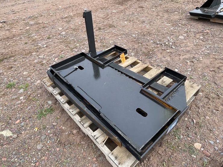 #5104-•-45-in.-skid-steer-fork-frame-v2-with-42-in.-forks-image-2