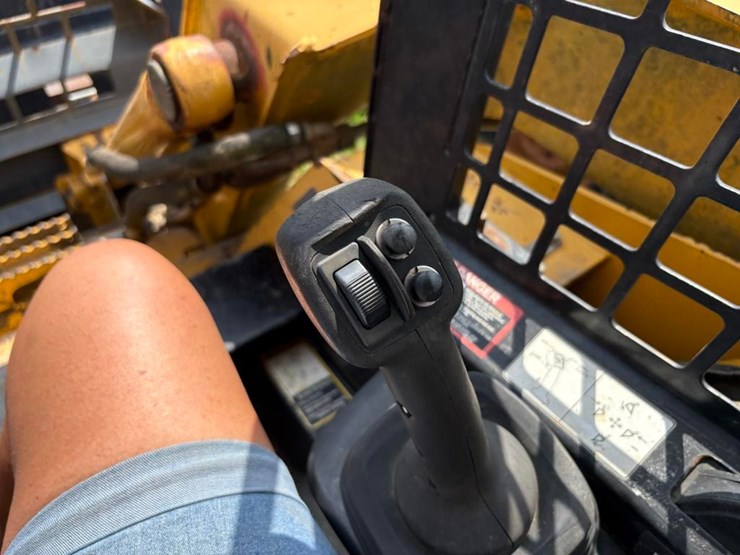 deere-ct332-image-20