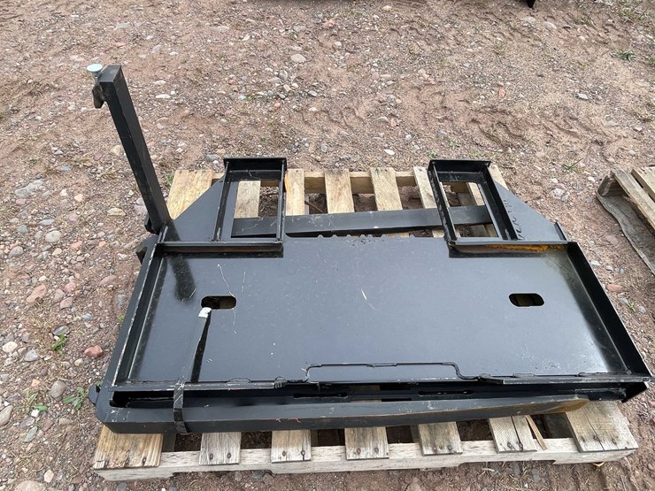 #5104-•-45-in.-skid-steer-fork-frame-v2-with-42-in.-forks-image-1
