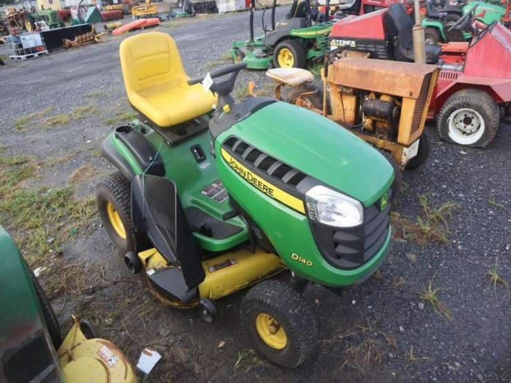 john-deere-d140-image-2
