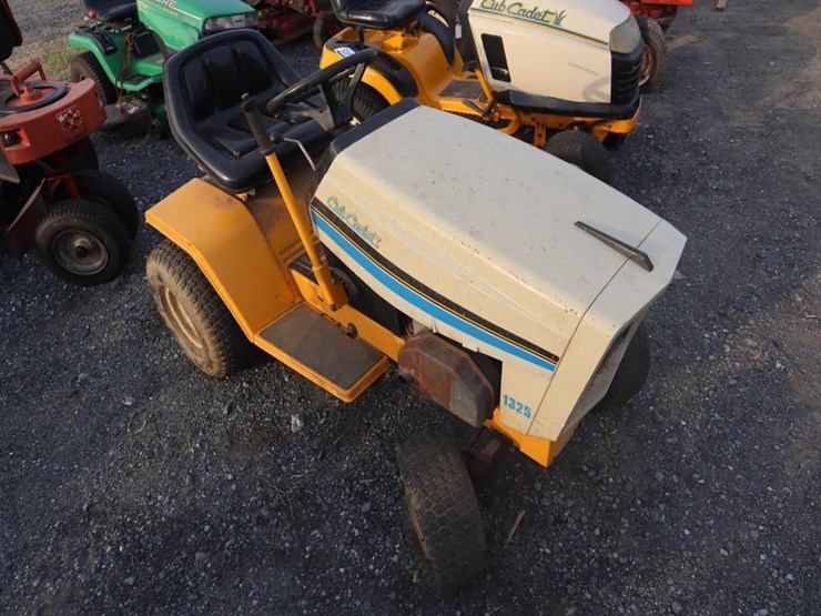 cub-cadet-1325-riding-mower-image-2