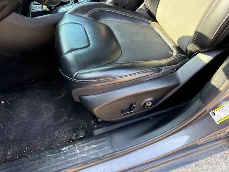 2019-jeep-cherokee-image-35