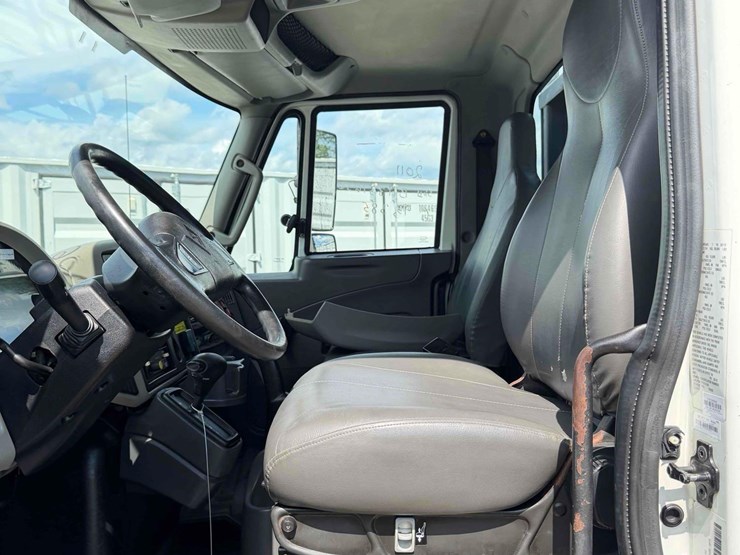 2011-international-4300m7-flat-bed-image-20