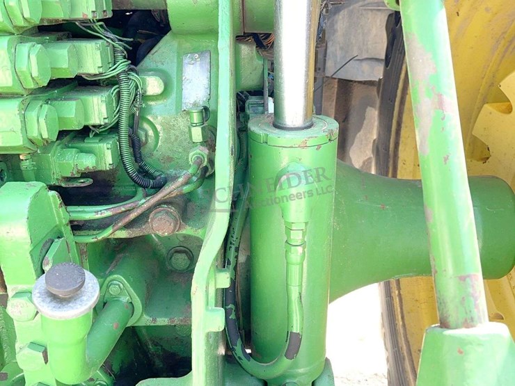 1994-john-deere-8400-image-32
