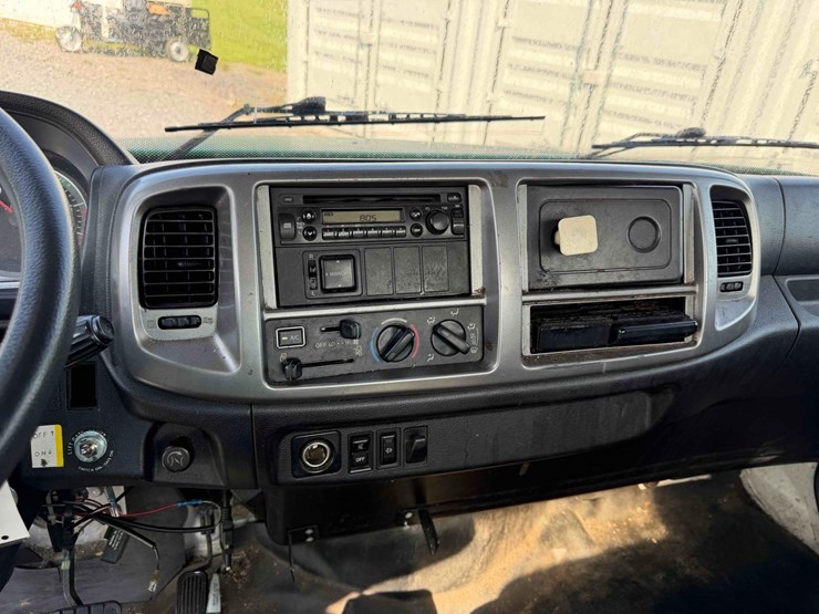 2013-hino-338-image-18