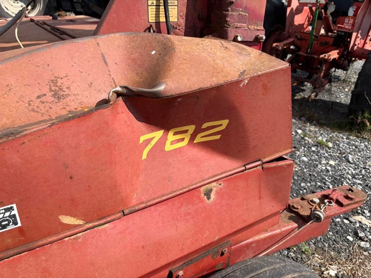 new-holland-782-image-5