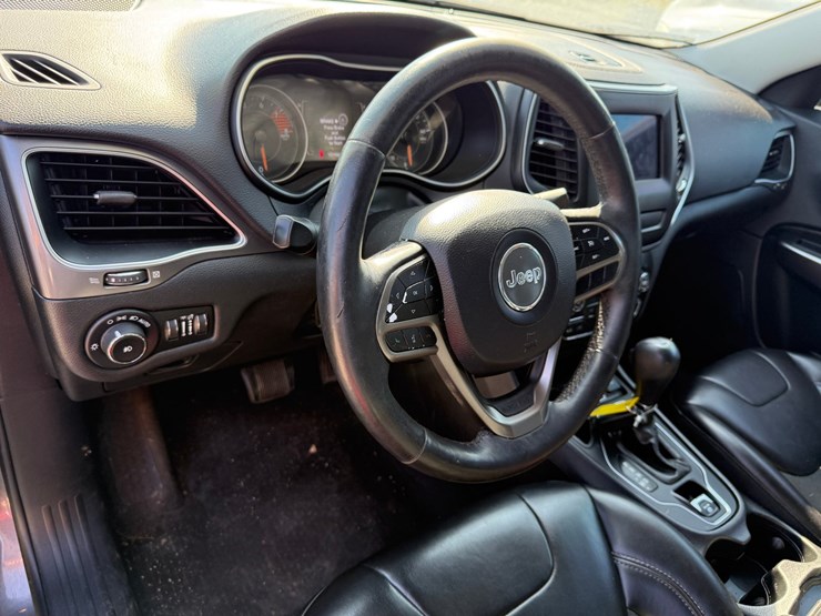 2019-jeep-cherokee-image-34