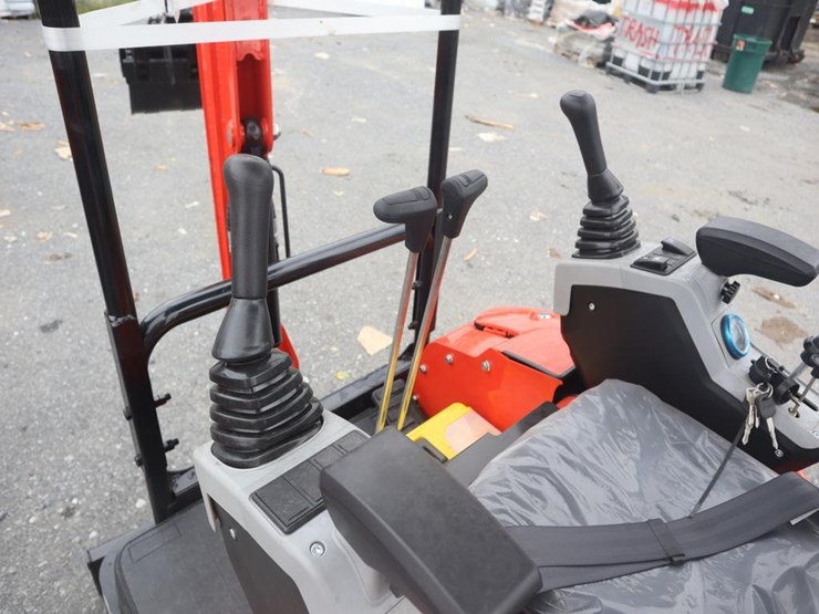 tpm-18hh-mini-excavator-image-13
