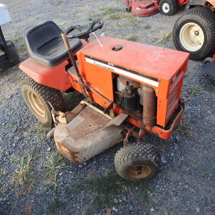 Allis Chalmers 610 Lawn & Garden Tractor